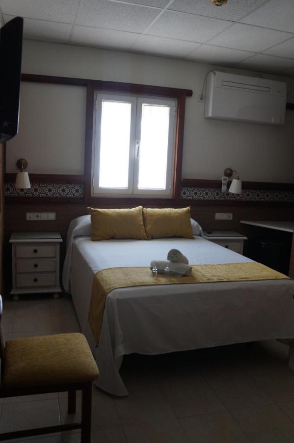 Hostal La Conilena Конил-де-ла-Фронтера Екстериор снимка