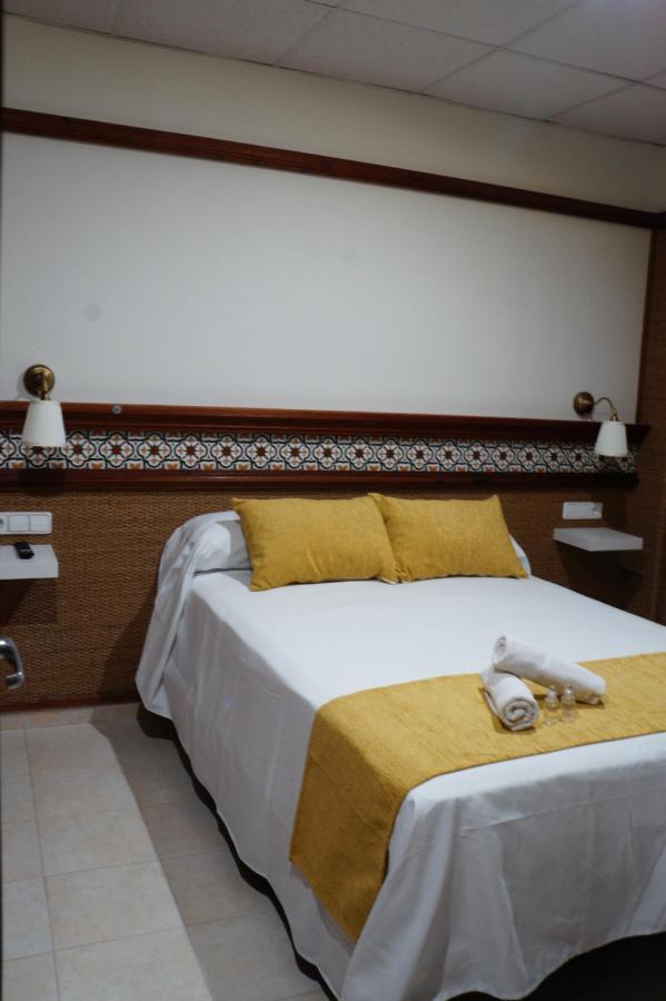 Hostal La Conilena Конил-де-ла-Фронтера Екстериор снимка