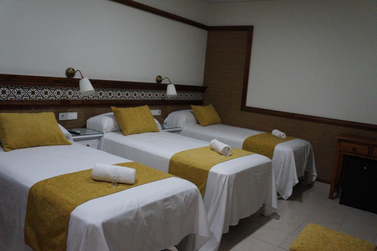 Hostal La Conilena Конил-де-ла-Фронтера Екстериор снимка