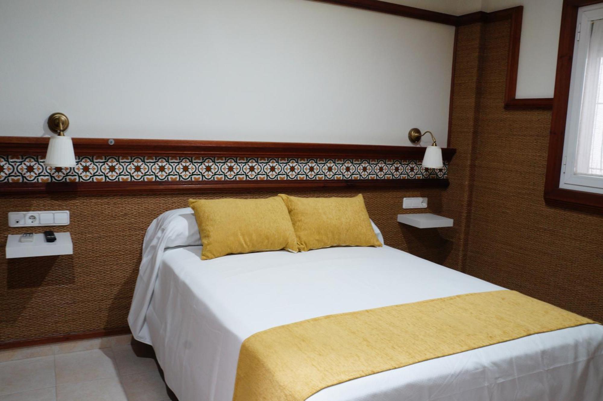 Hostal La Conilena Конил-де-ла-Фронтера Екстериор снимка