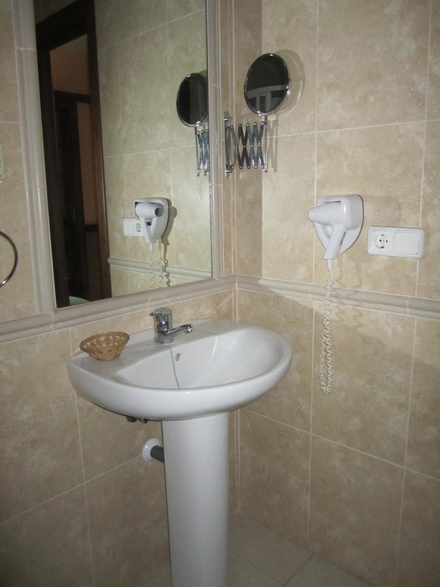 Hostal La Conilena Конил-де-ла-Фронтера Екстериор снимка